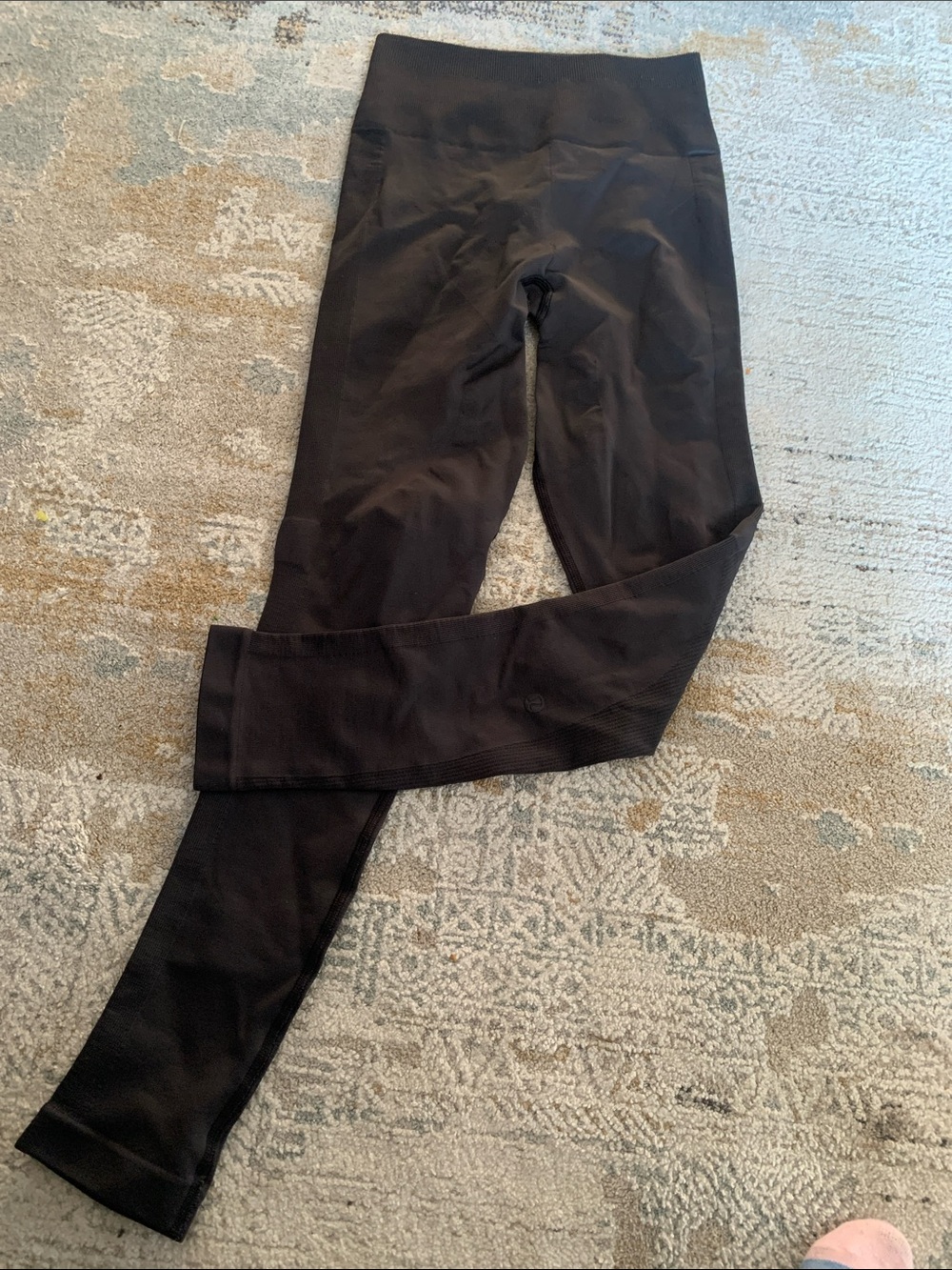 Lululemon black leggings small